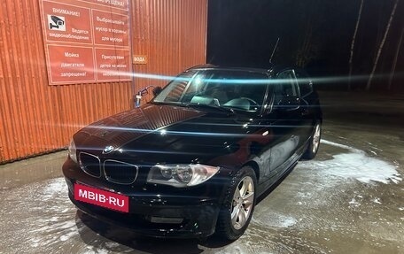 BMW 1 серия, 2010 год, 900 000 рублей, 4 фотография