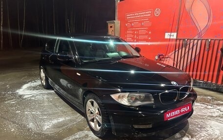 BMW 1 серия, 2010 год, 900 000 рублей, 3 фотография