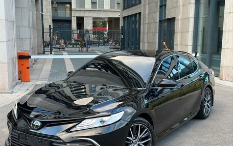 Toyota Camry, 2022 год, 3 550 000 рублей, 2 фотография