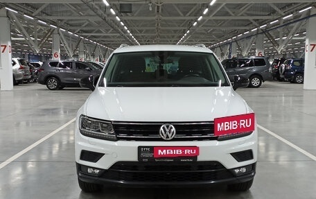 Volkswagen Tiguan II, 2019 год, 2 362 000 рублей, 2 фотография