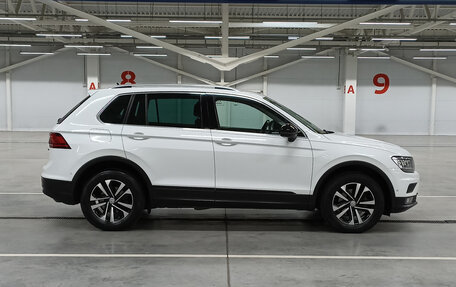 Volkswagen Tiguan II, 2019 год, 2 362 000 рублей, 5 фотография