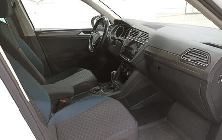 Volkswagen Tiguan II, 2019 год, 2 362 000 рублей, 13 фотография