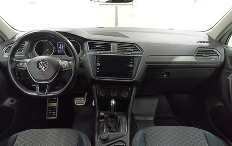 Volkswagen Tiguan II, 2019 год, 2 362 000 рублей, 17 фотография