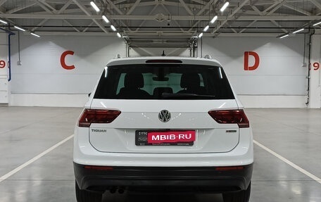 Volkswagen Tiguan II, 2019 год, 2 362 000 рублей, 7 фотография