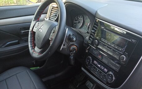 Mitsubishi Outlander III рестайлинг 3, 2012 год, 1 370 000 рублей, 7 фотография