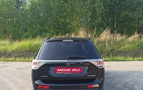 Mitsubishi Outlander III рестайлинг 3, 2012 год, 1 370 000 рублей, 10 фотография