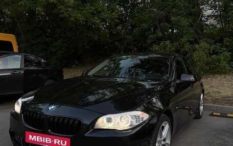 BMW 5 серия, 2013 год, 2 900 000 рублей, 2 фотография