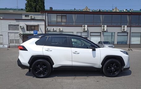 Toyota RAV4, 2020 год, 3 390 000 рублей, 8 фотография