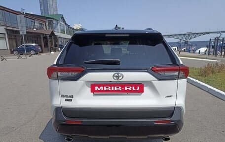Toyota RAV4, 2020 год, 3 390 000 рублей, 5 фотография