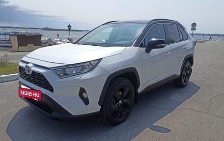 Toyota RAV4, 2020 год, 3 390 000 рублей, 4 фотография