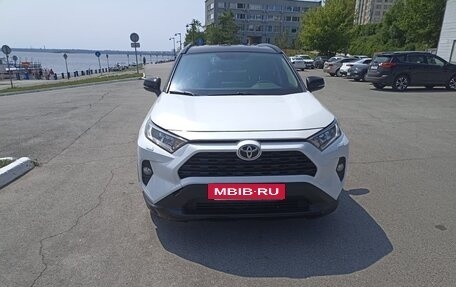 Toyota RAV4, 2020 год, 3 390 000 рублей, 6 фотография