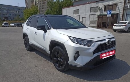 Toyota RAV4, 2020 год, 3 390 000 рублей, 7 фотография