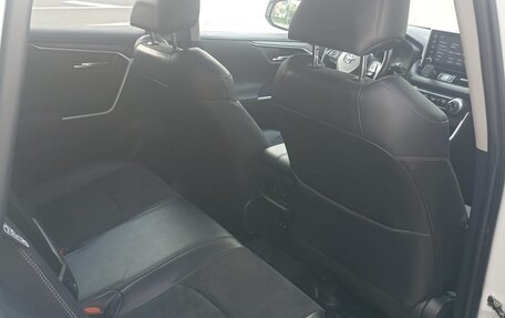Toyota RAV4, 2020 год, 3 390 000 рублей, 12 фотография
