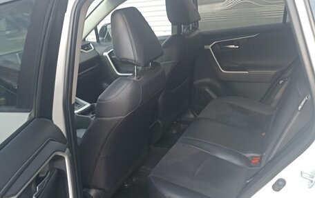 Toyota RAV4, 2020 год, 3 390 000 рублей, 14 фотография