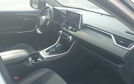 Toyota RAV4, 2020 год, 3 390 000 рублей, 11 фотография