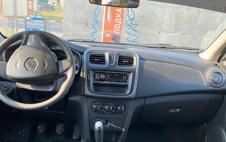 Renault Logan II, 2018 год, 255 000 рублей, 5 фотография