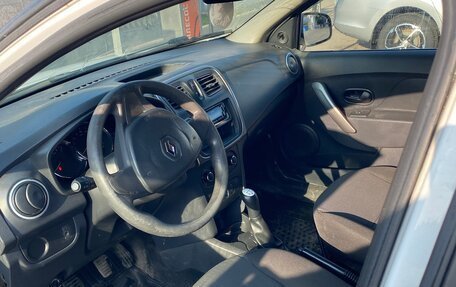 Renault Logan II, 2018 год, 255 000 рублей, 6 фотография