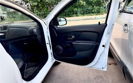 Renault Sandero II рестайлинг, 2017 год, 595 000 рублей, 21 фотография