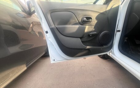 Renault Sandero II рестайлинг, 2017 год, 595 000 рублей, 24 фотография
