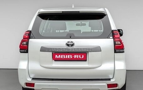 Toyota Land Cruiser Prado 150 рестайлинг 2, 2018 год, 4 200 000 рублей, 2 фотография