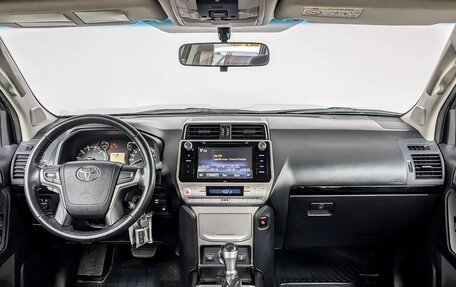 Toyota Land Cruiser Prado 150 рестайлинг 2, 2018 год, 4 200 000 рублей, 12 фотография