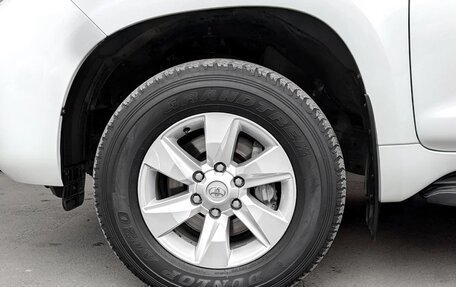 Toyota Land Cruiser Prado 150 рестайлинг 2, 2018 год, 4 200 000 рублей, 16 фотография