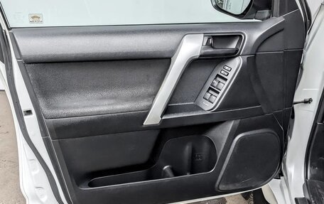 Toyota Land Cruiser Prado 150 рестайлинг 2, 2018 год, 4 200 000 рублей, 15 фотография