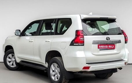 Toyota Land Cruiser Prado 150 рестайлинг 2, 2018 год, 4 200 000 рублей, 6 фотография