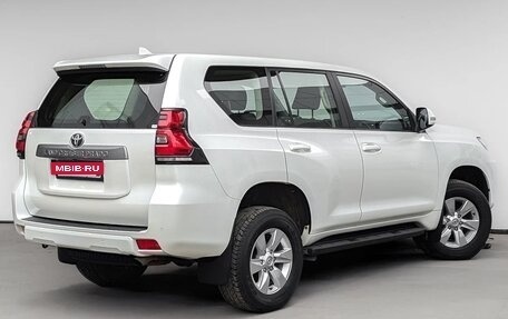 Toyota Land Cruiser Prado 150 рестайлинг 2, 2018 год, 4 200 000 рублей, 4 фотография
