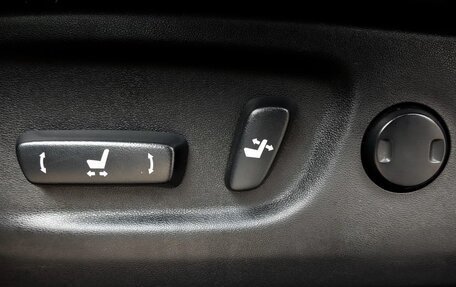 Toyota Land Cruiser Prado 150 рестайлинг 2, 2018 год, 4 200 000 рублей, 22 фотография