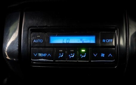 Toyota Land Cruiser Prado 150 рестайлинг 2, 2018 год, 4 200 000 рублей, 23 фотография
