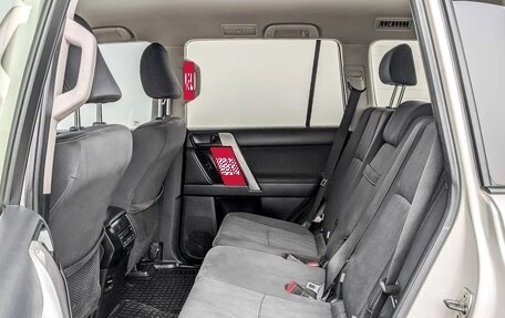 Toyota Land Cruiser Prado 150 рестайлинг 2, 2018 год, 4 200 000 рублей, 10 фотография