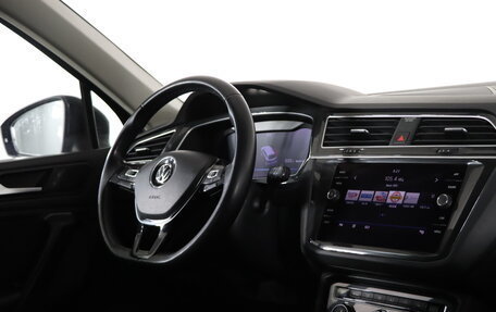 Volkswagen Tiguan II, 2018 год, 2 989 990 рублей, 12 фотография