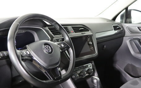 Volkswagen Tiguan II, 2018 год, 2 989 990 рублей, 9 фотография