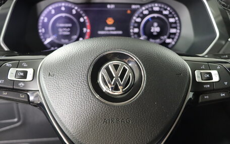 Volkswagen Tiguan II, 2018 год, 2 989 990 рублей, 11 фотография
