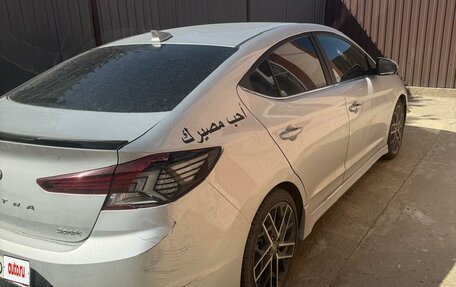 Hyundai Elantra VI рестайлинг, 2018 год, 1 600 000 рублей, 7 фотография