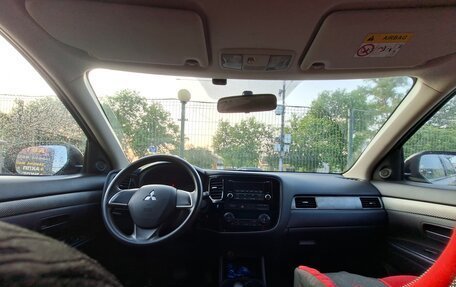 Mitsubishi Outlander III рестайлинг 3, 2014 год, 1 400 000 рублей, 6 фотография