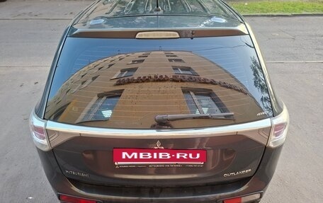 Mitsubishi Outlander III рестайлинг 3, 2014 год, 1 400 000 рублей, 5 фотография