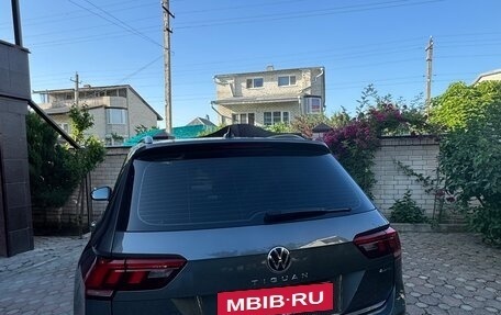 Volkswagen Tiguan II, 2021 год, 2 950 000 рублей, 3 фотография