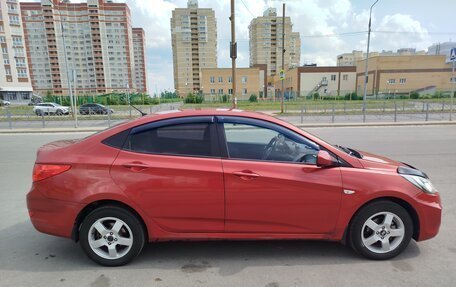 Hyundai Solaris II рестайлинг, 2011 год, 600 000 рублей, 20 фотография