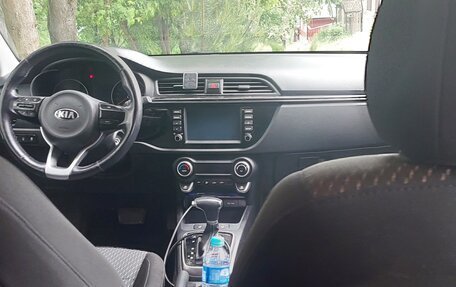 KIA Rio IV, 2018 год, 1 400 000 рублей, 2 фотография