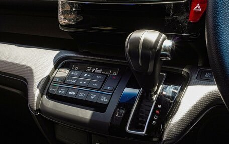 Honda Stepwgn IV, 2020 год, 2 630 000 рублей, 14 фотография