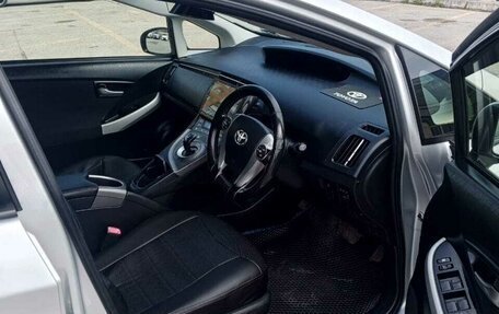 Toyota Prius, 2012 год, 830 000 рублей, 8 фотография