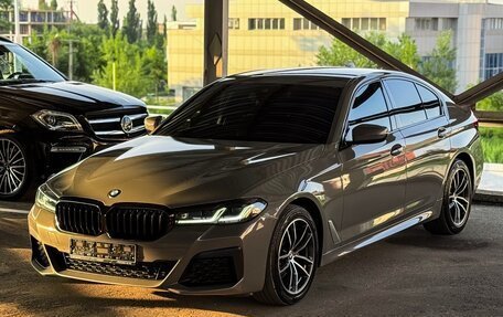 BMW 5 серия, 2021 год, 4 850 000 рублей, 2 фотография