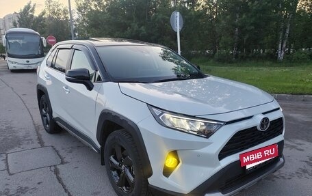 Toyota RAV4, 2022 год, 4 050 000 рублей, 3 фотография