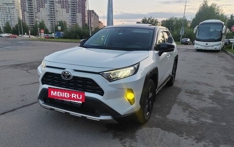 Toyota RAV4, 2022 год, 4 050 000 рублей, 5 фотография