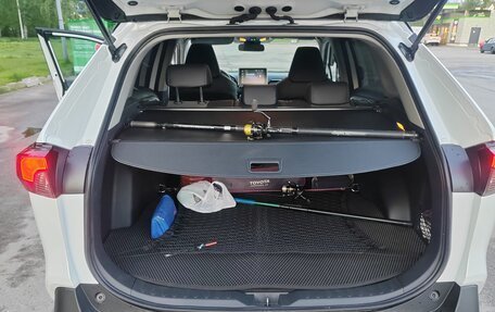 Toyota RAV4, 2022 год, 4 050 000 рублей, 15 фотография