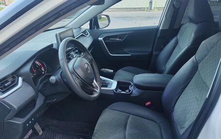 Toyota RAV4, 2022 год, 4 050 000 рублей, 17 фотография