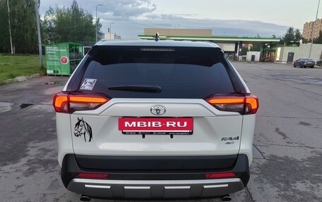 Toyota RAV4, 2022 год, 4 050 000 рублей, 10 фотография