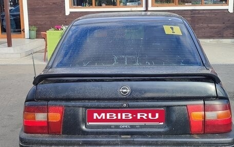 Opel Vectra A, 1993 год, 4 фотография